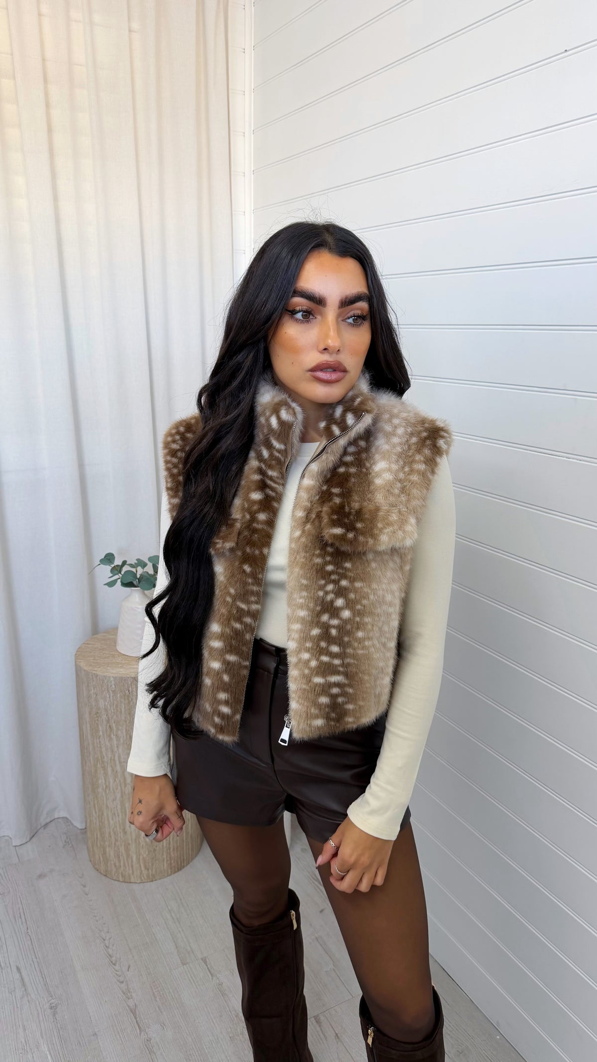Cropped Faux Fur Deer Print Gilet - LIGHT BEIGE