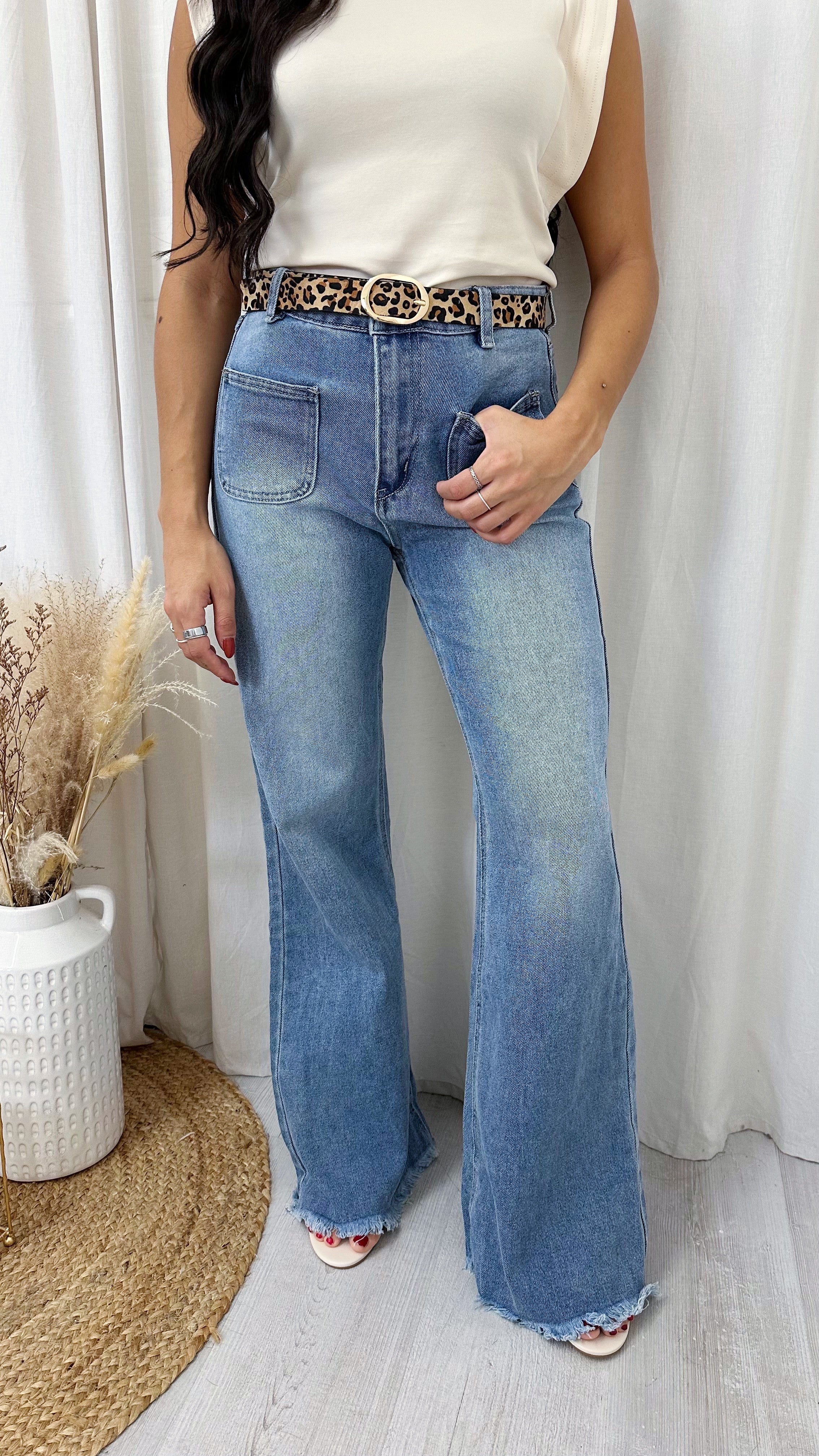 Raw Hem Flared Front Pocket Jeans - WASHED BLUE