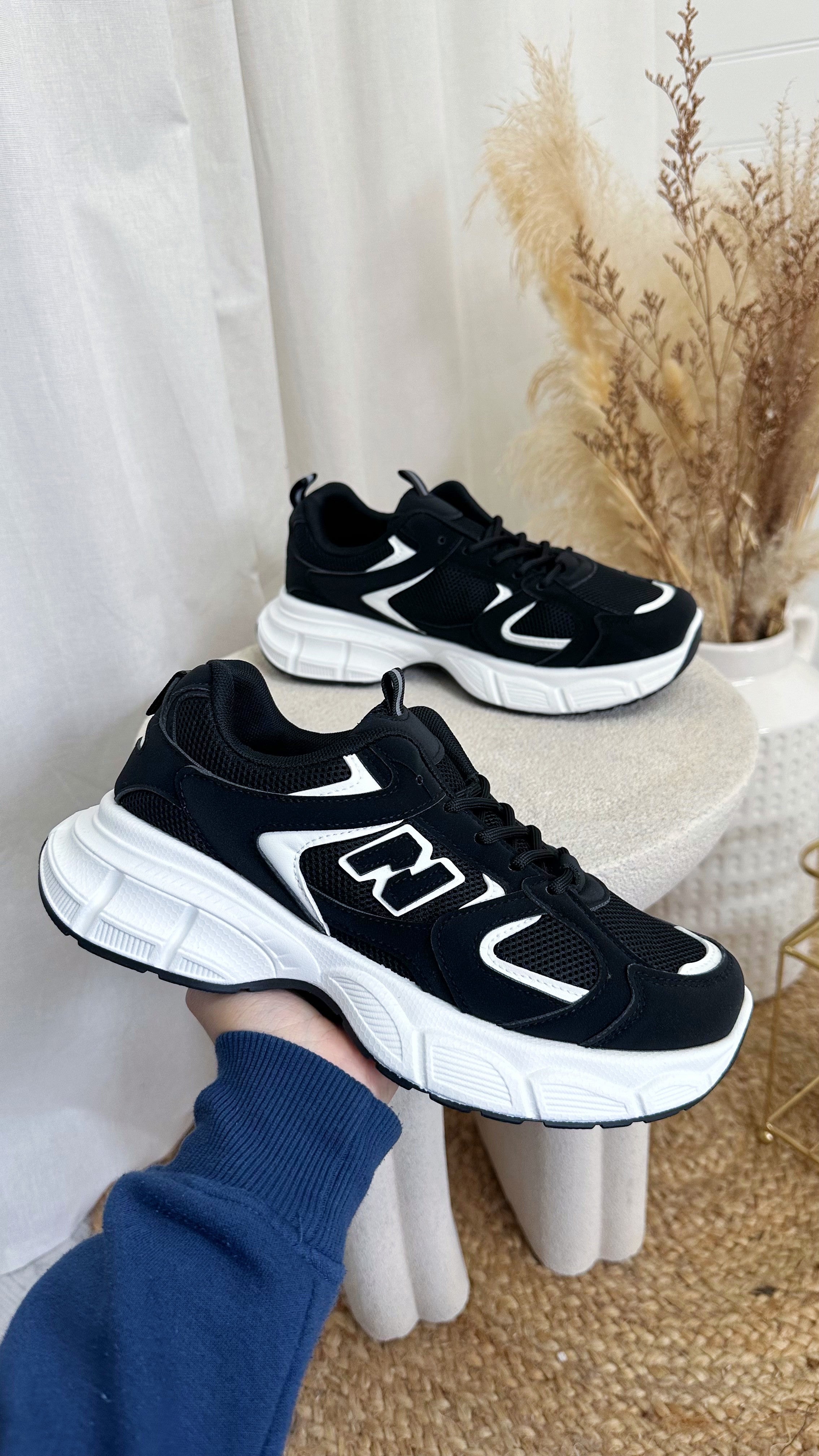 Chunky Sole Mesh Trainers - BLACK/WHITE