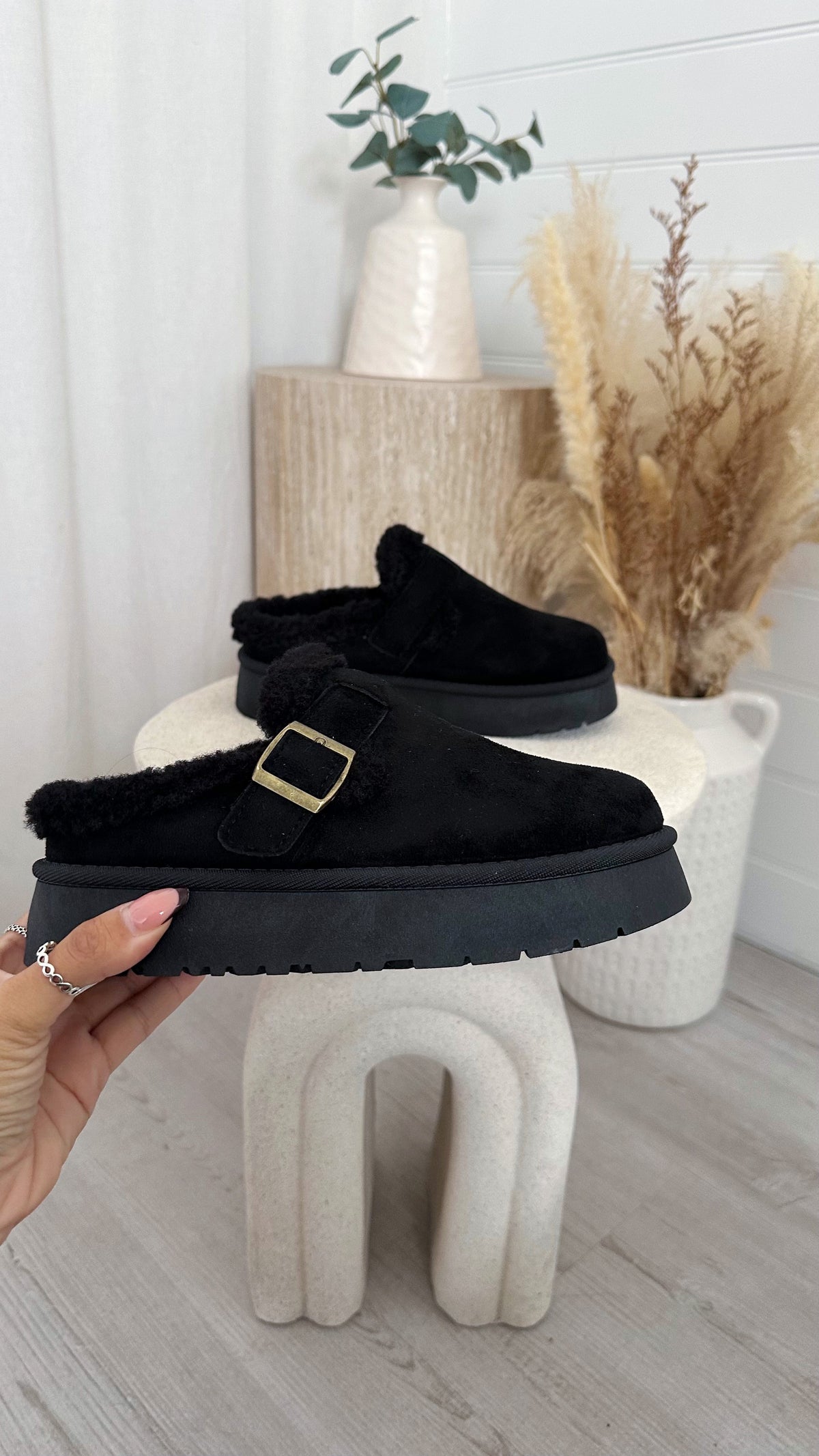Suede Buckle Strap Platform Slippers - BLACK