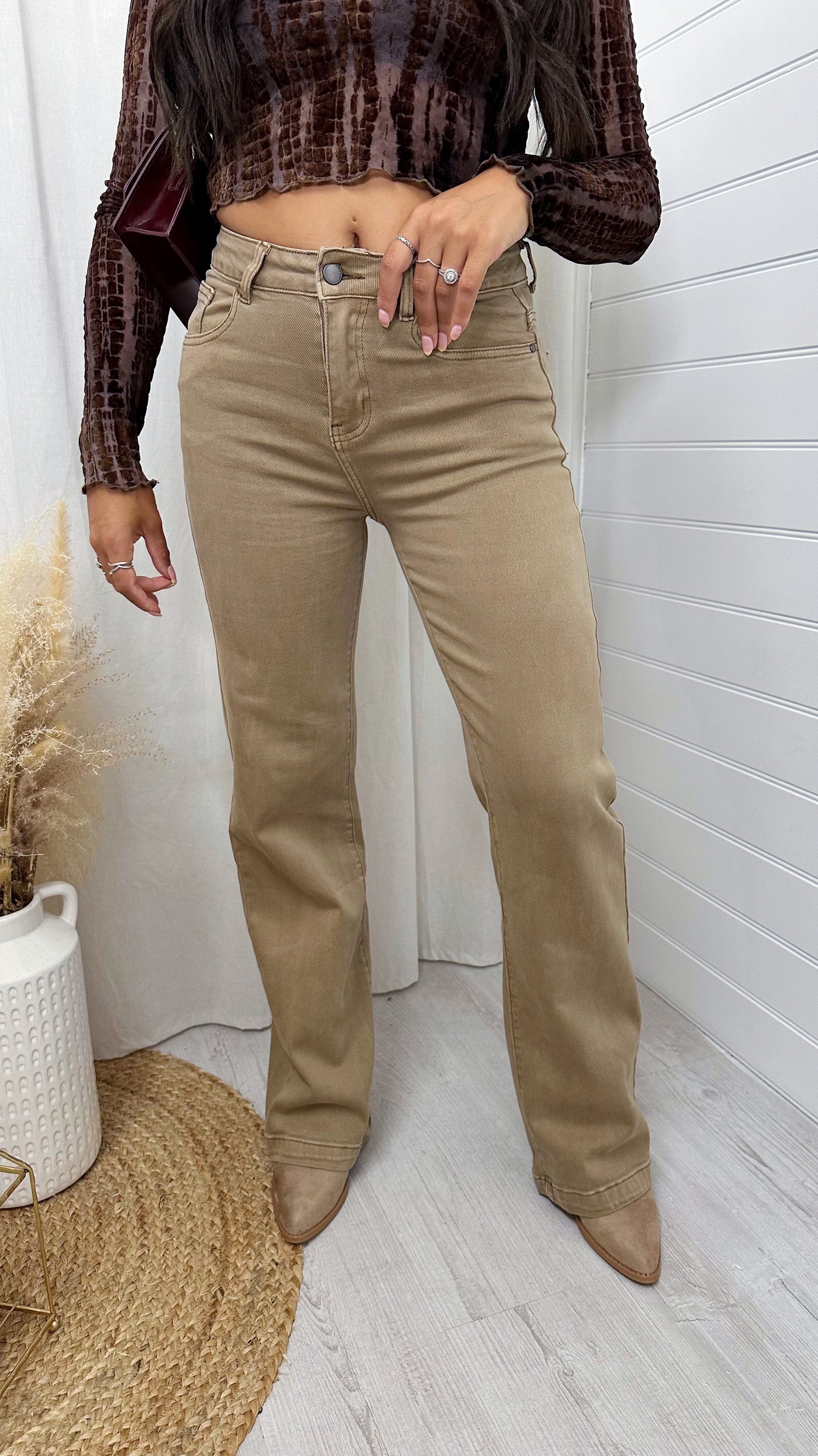Straight Leg Stretchy High Waisted Jeans - BEIGE