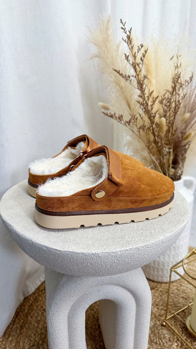 Fur Lined Platform Suede Clogs - CAMEL