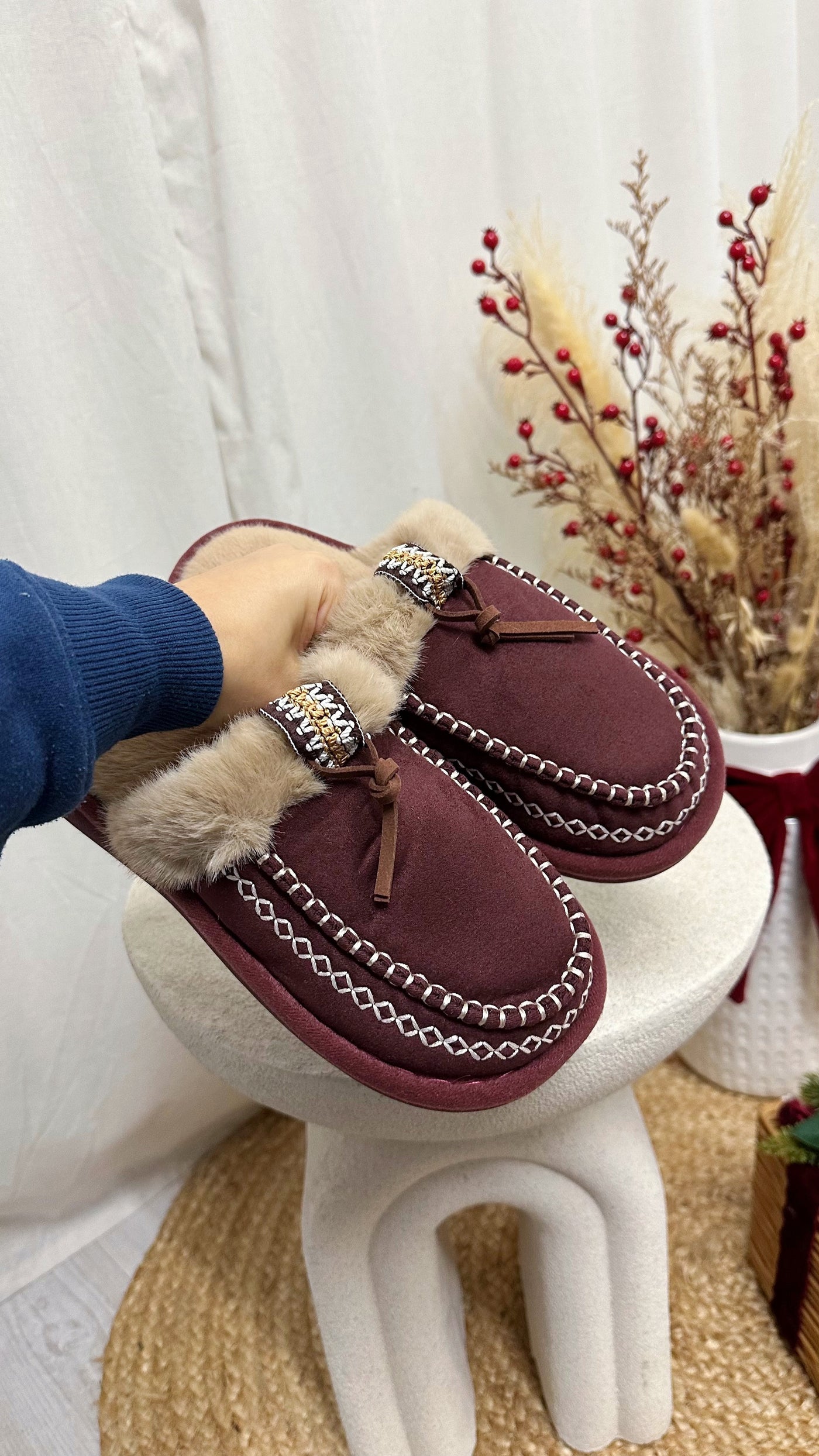 Embroidered Trim Faux Fur Slippers - BURGUNDY