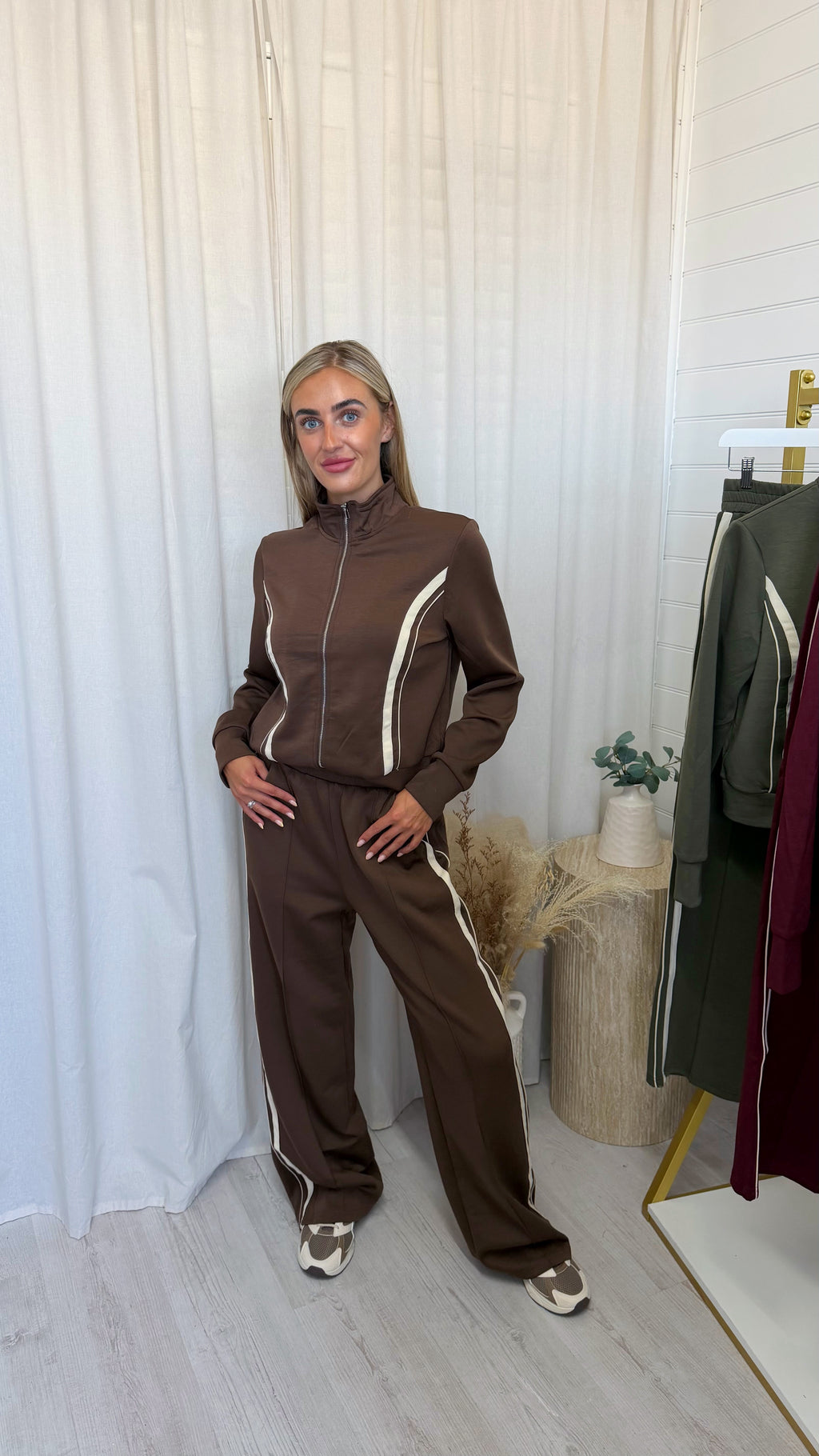 Contrast Stripe Jacket and Joggers Tracksuit - BROWN
