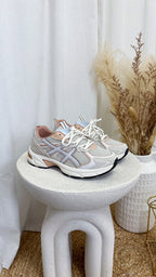 Classic Runner Trainers - BEIGE