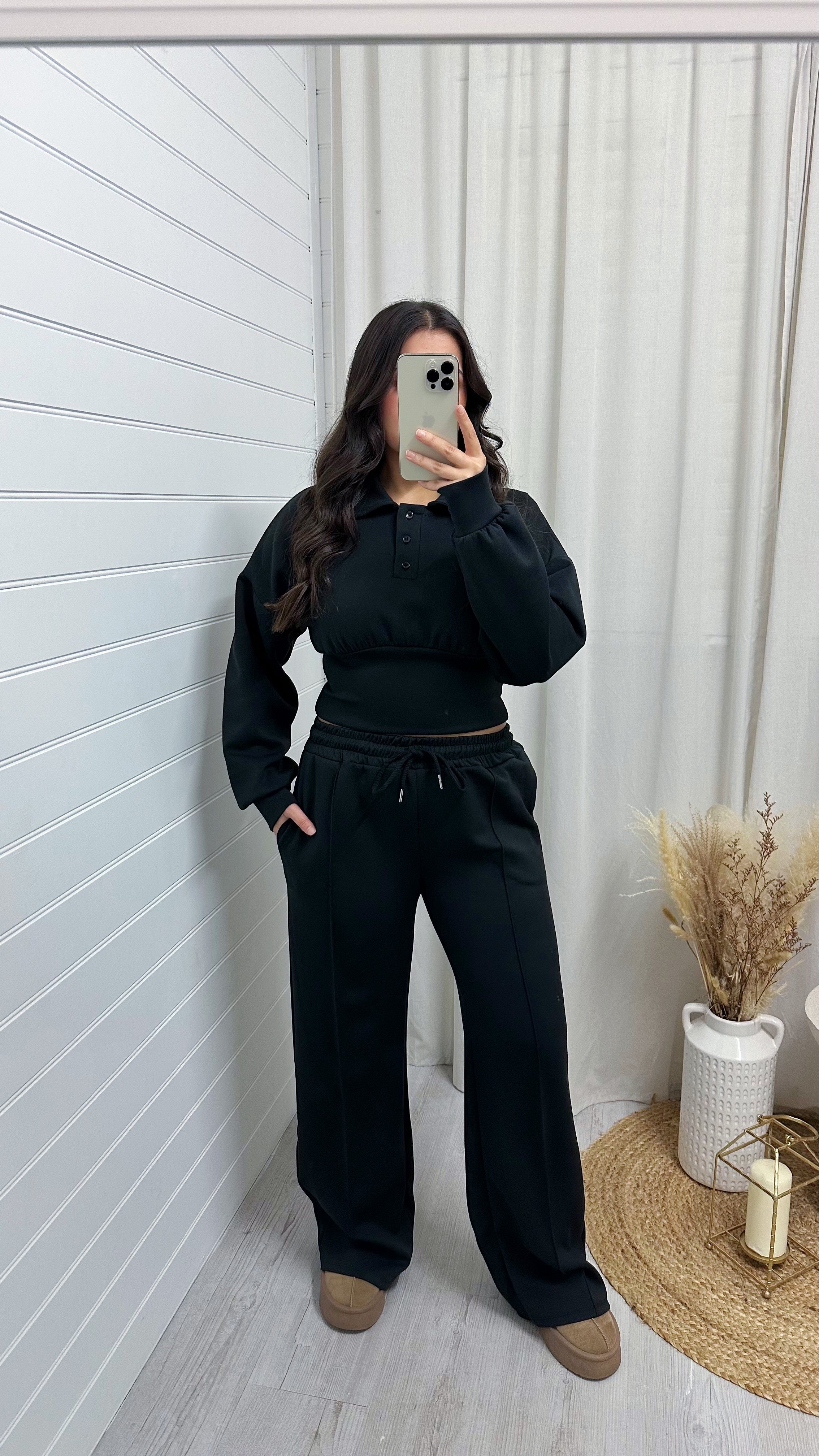 Cropped Shirt and Joggers Tracksuit - BLACK