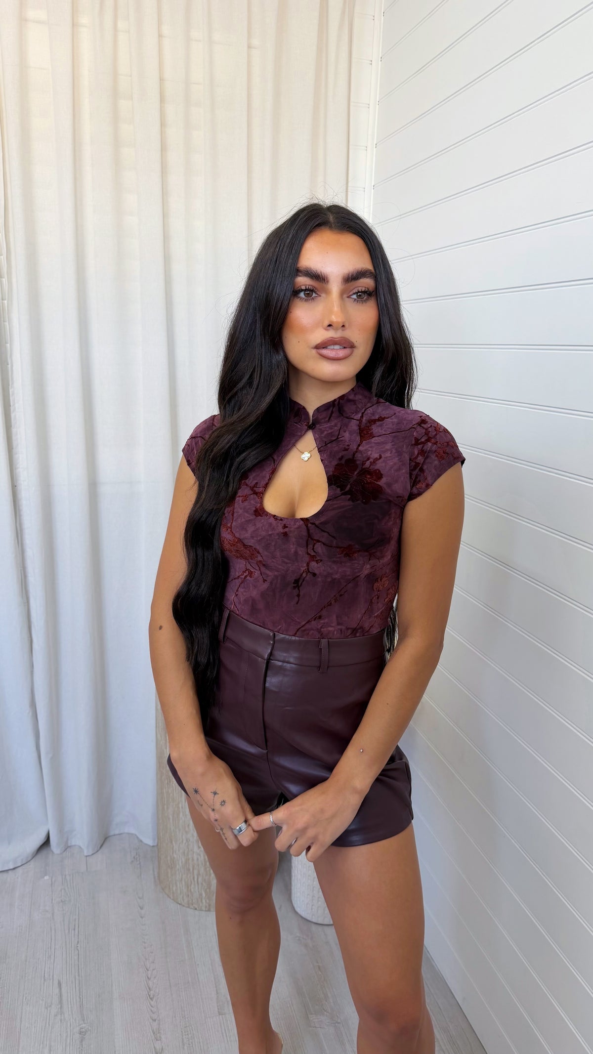 Velvet Branch Key Hole Top - BURGUNDY