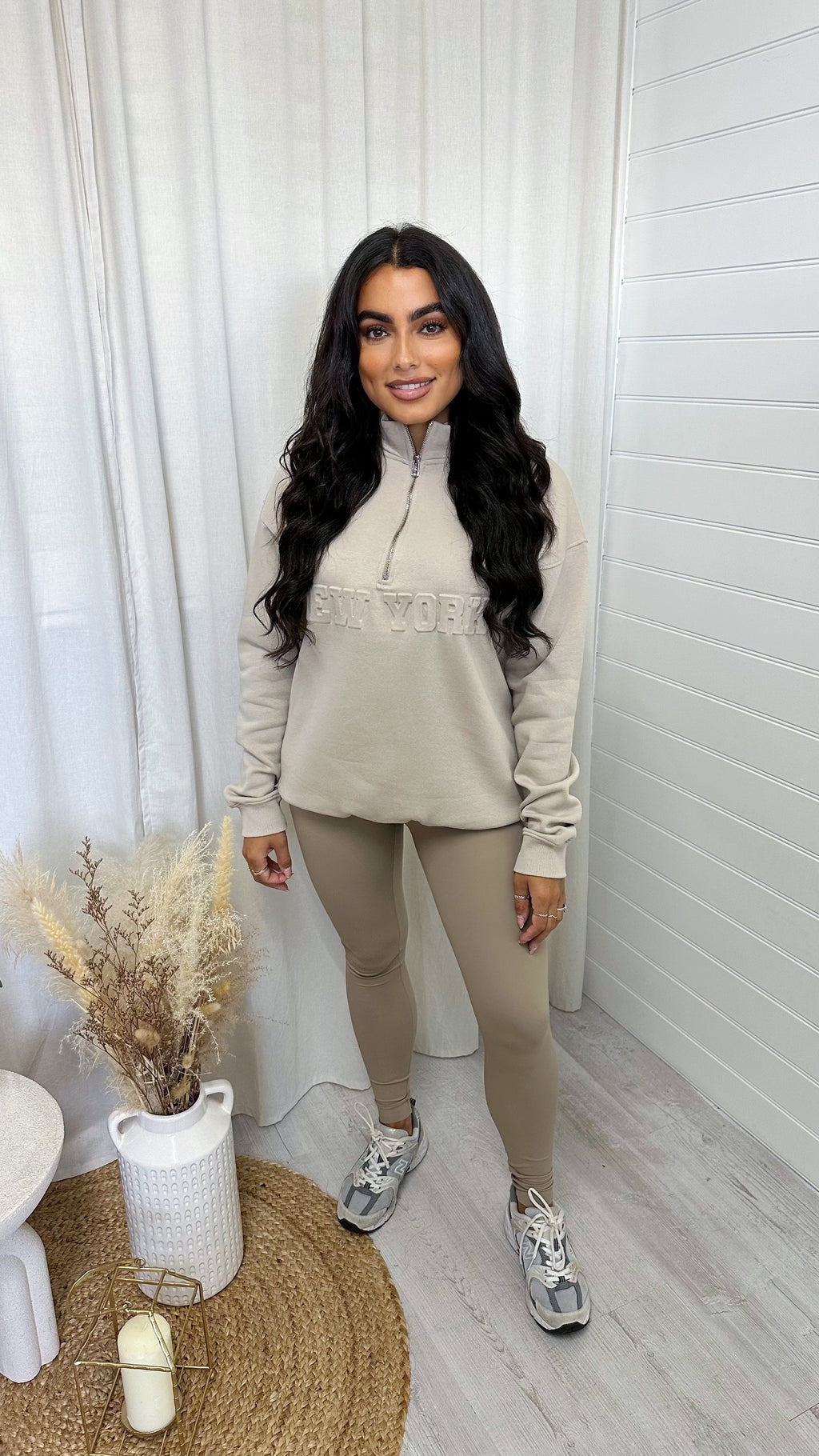 New York Embossed Half Zip Sweatshirt - BEIGE