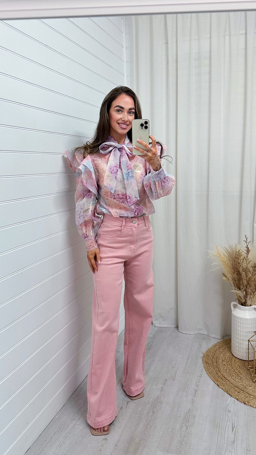 Straight Leg High Waisted Jeans - PINK