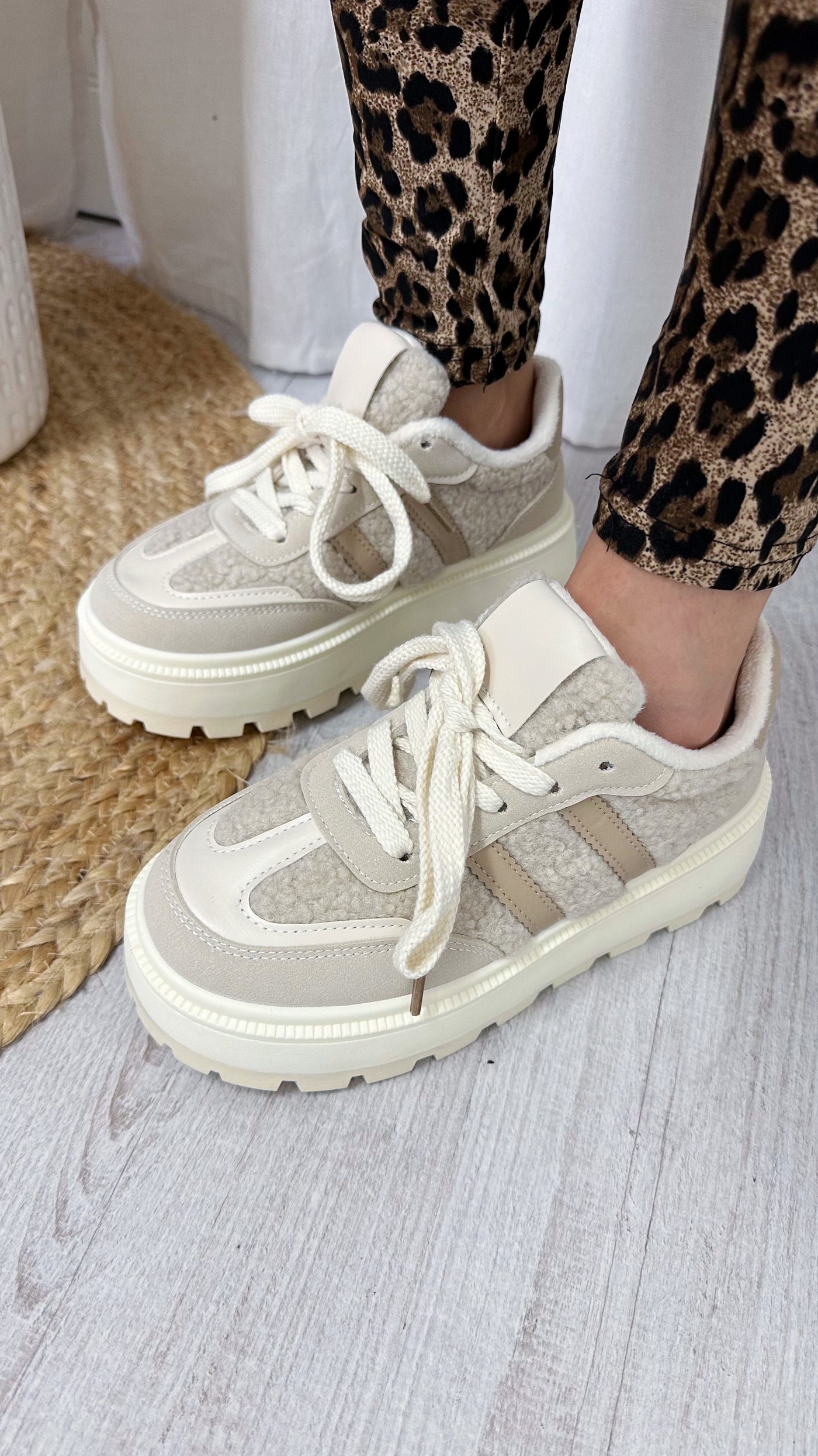 Teddy Fur Platform Sneakers - BEIGE